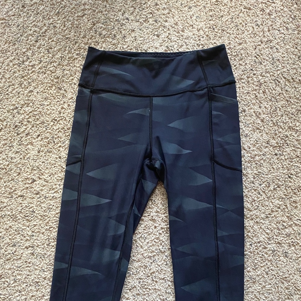 Victoria's Secret Black Patterned Leggings (NWOT) - Picture 7 of 11
